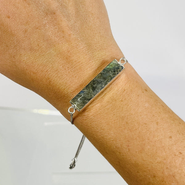 Labradorite Bar Bracelet in Silver